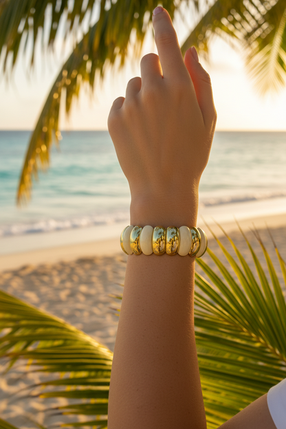 PULSERA ESMALTADA CREMA Y ORO LAMINADO